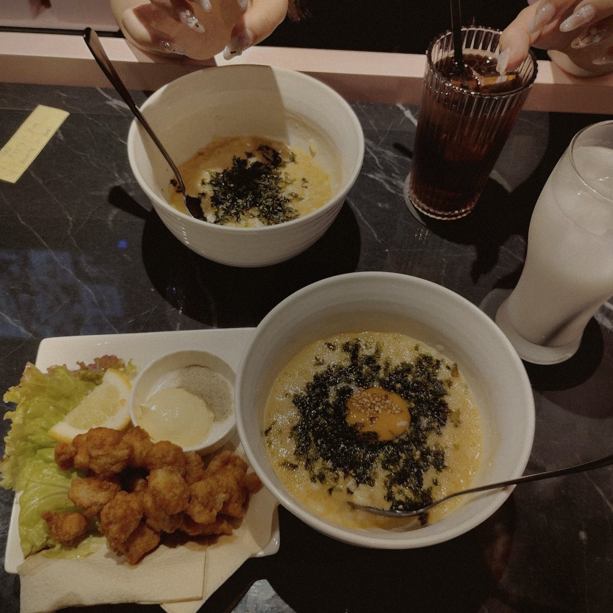 ドリンクとフード